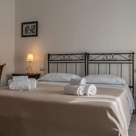Palazzo Dei Pavoni, Relais Di Charme Bed & Breakfast L'Aquila