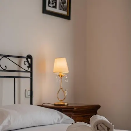 Bed & Breakfast Palazzo Dei Pavoni, Relais Di Charme L'Aquila