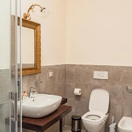 Bed & Breakfast Palazzo Dei Pavoni, Relais Di Charme L'Aquila