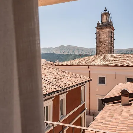 Alojamento de Acomodação e Pequeno-almoço Palazzo Dei Pavoni, Relais Di Charme LʼAquila