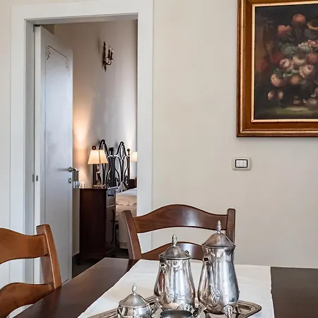 Palazzo Dei Pavoni, Relais Di Charme Bed & Breakfast L'Aquila