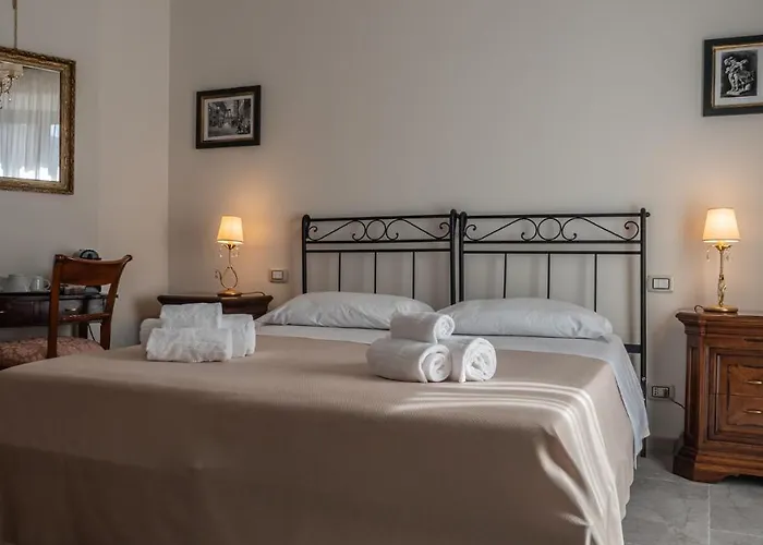 Palazzo Dei Pavoni, Relais Di Charme Bed & Breakfast L'Aquila