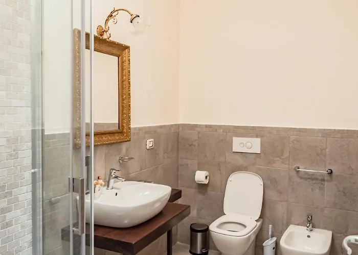 לינה וארוחת בוקר Palazzo Dei Pavoni, Relais Di Charme ל'אקווילה