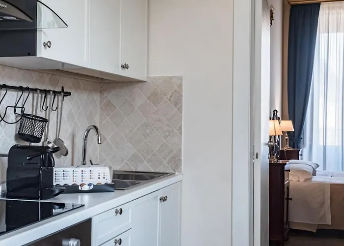 לינה וארוחת בוקר Palazzo Dei Pavoni, Relais Di Charme ל'אקווילה