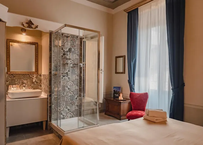 לינה וארוחת בוקר Palazzo Dei Pavoni, Relais Di Charme ל'אקווילה